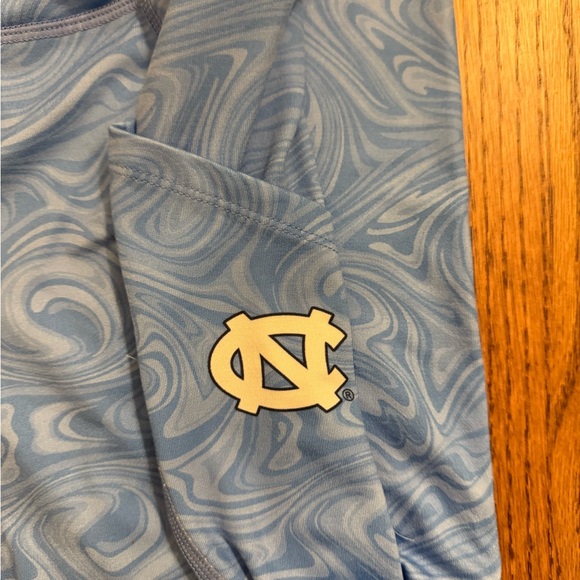 UNC Women’s Swirl Leggings - Blue - Picture 2 of 5